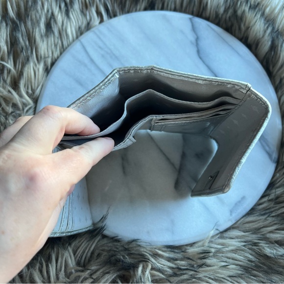 Fossil Maddox Multifunctional Trifold Wallet - Picture 10 of 16